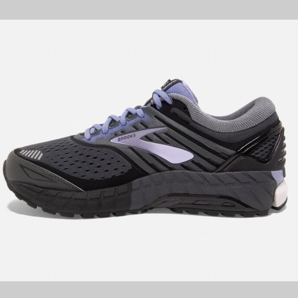 Brooks Sneakers🛍 - Picture 5 of 10